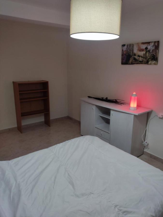 Piso Por Habitaciones En 기욘 외부 사진